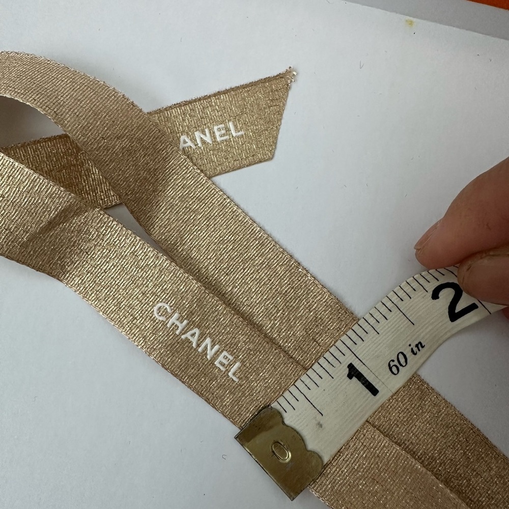 CHANEL Gold Ribbon Accessory - Picture 2 of 2